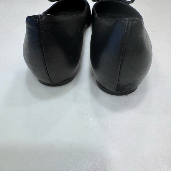 Stuart Weitzman Blk Leather & Blk Patent cap toe silver Chain Bow Flats Size 6 - Picture 6 of 13